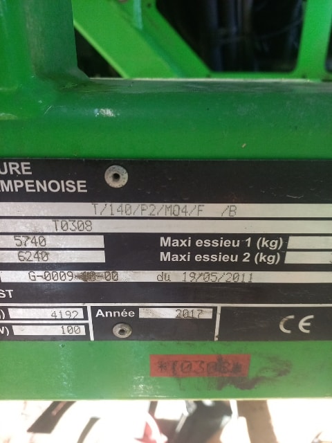 Tracteur enjambeur TECNOMA T140 - photo slide 9