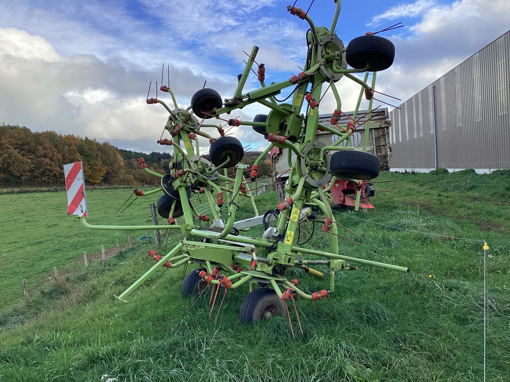 Faneuse CLAAS VOLTO 870 - photo slide 2