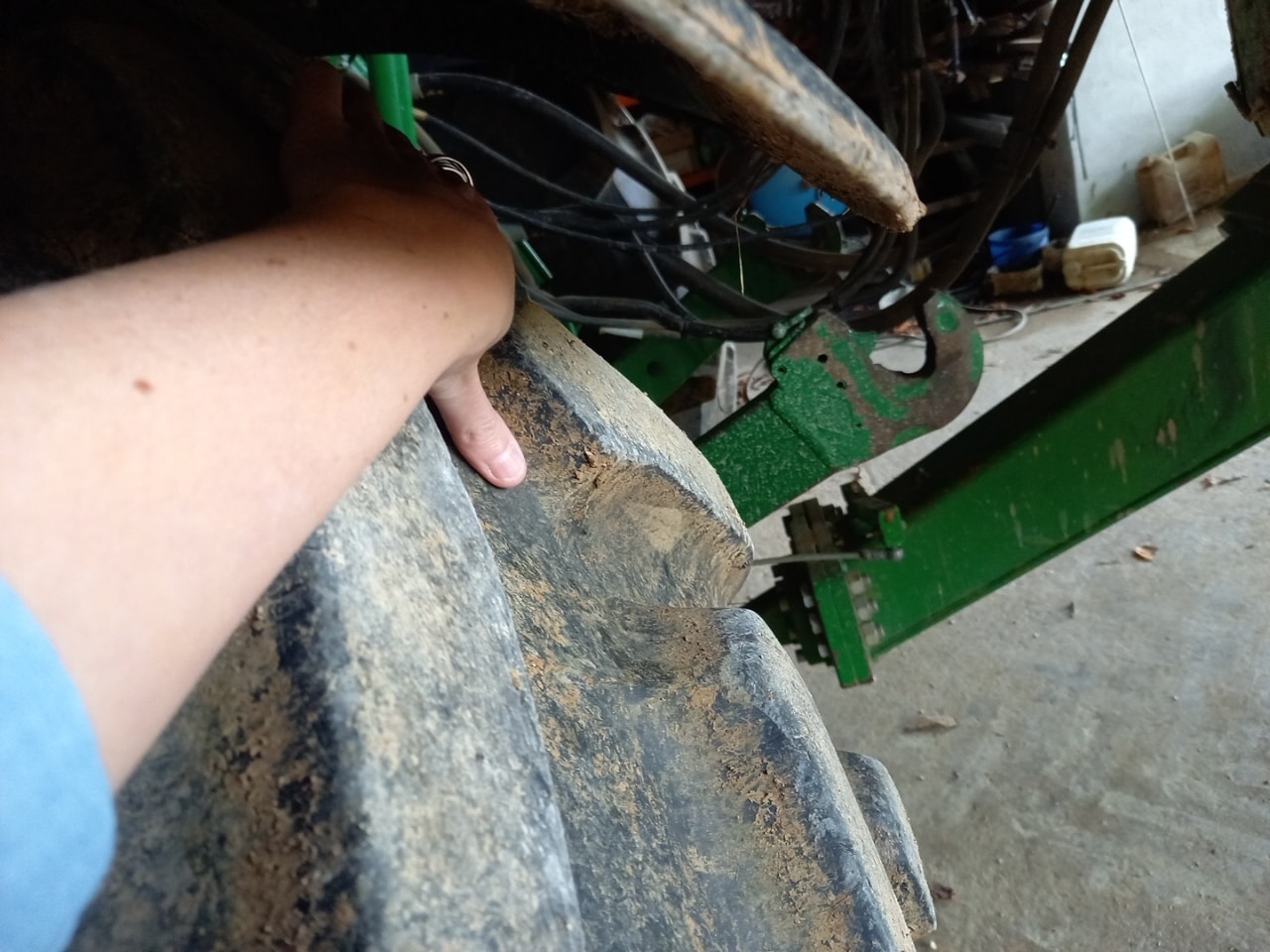 Tracteur JOHN DEERE 6195R - photo slide 12