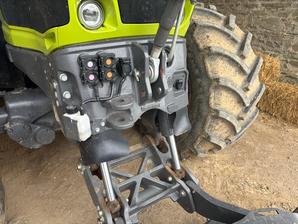 Tracteur CLAAS AXION 800 CMATIC - photo slide 17
