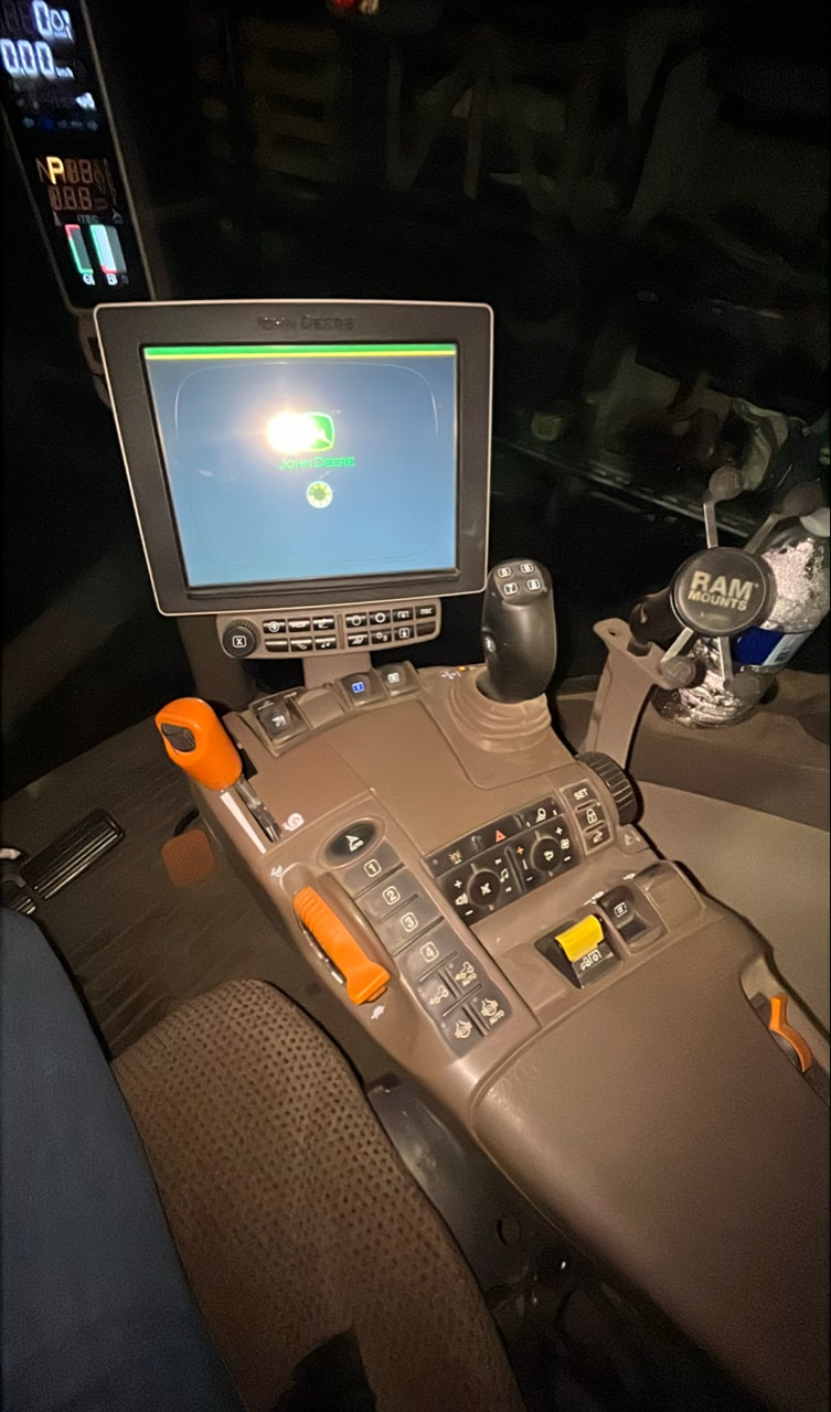 Tracteur JOHN DEERE 8320R - photo slide 11