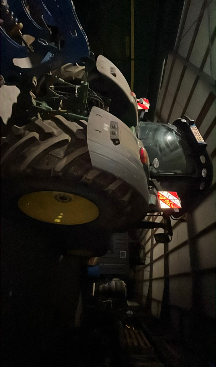 Tracteur JOHN DEERE 8320R - photo slide 4