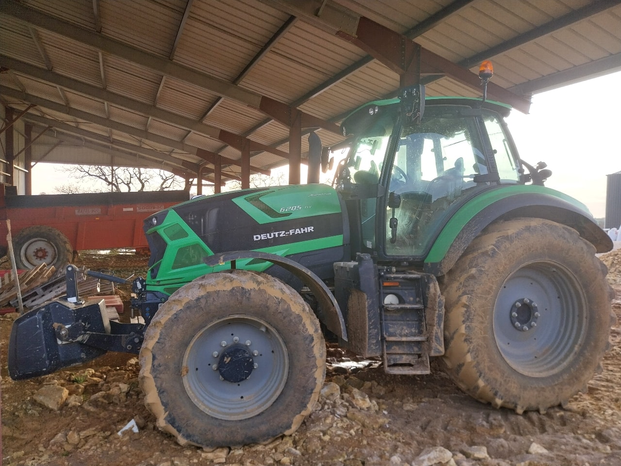 Tracteur DEUTZ FAHR 6205 AGROTRON TTV - photo slide 1