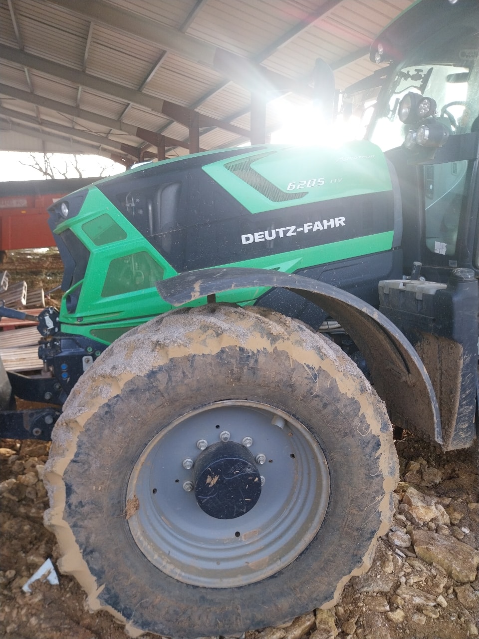 Tracteur DEUTZ FAHR 6205 AGROTRON TTV - photo slide 2