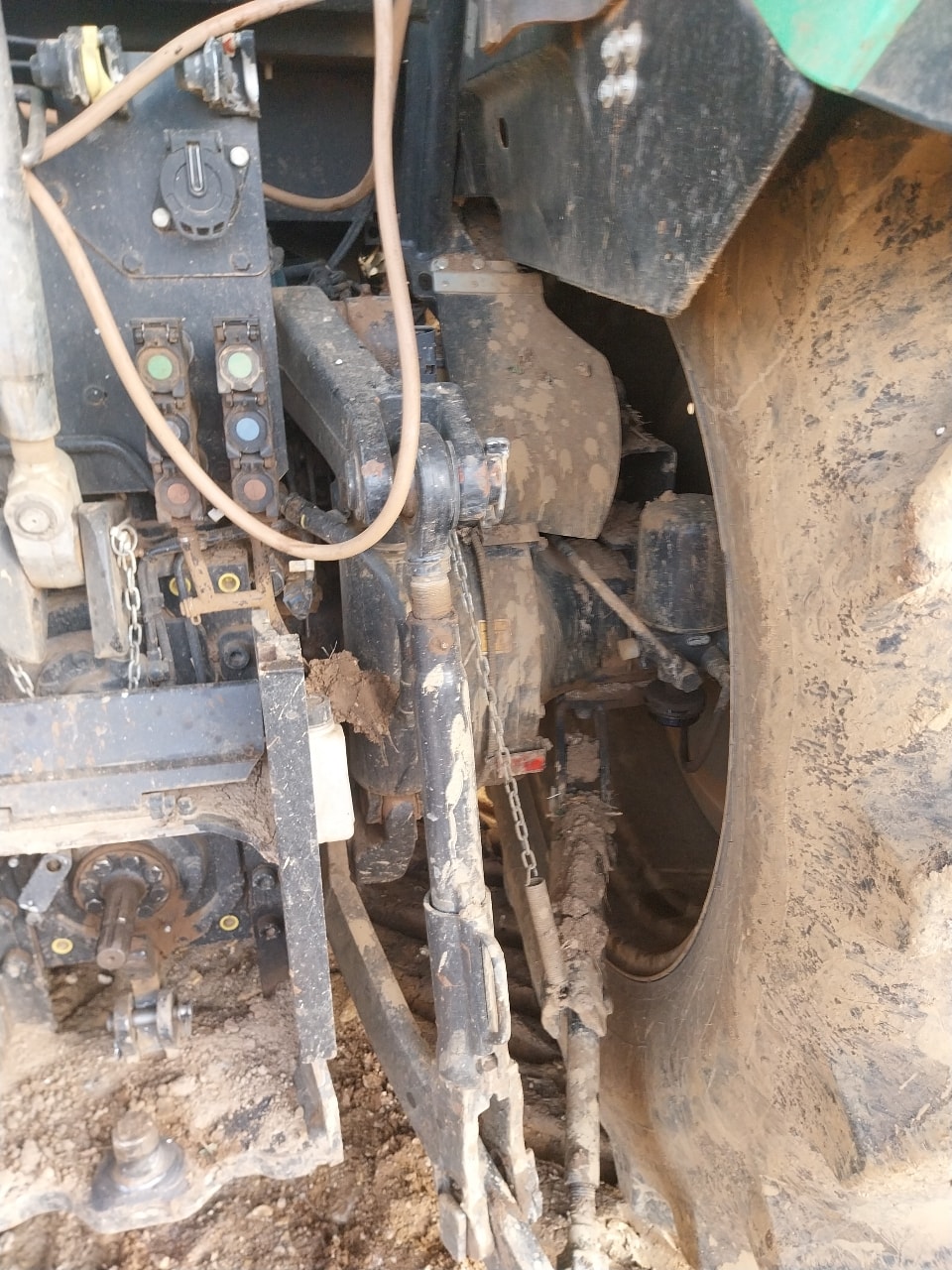 Tracteur DEUTZ FAHR 6205 AGROTRON TTV - photo slide 8