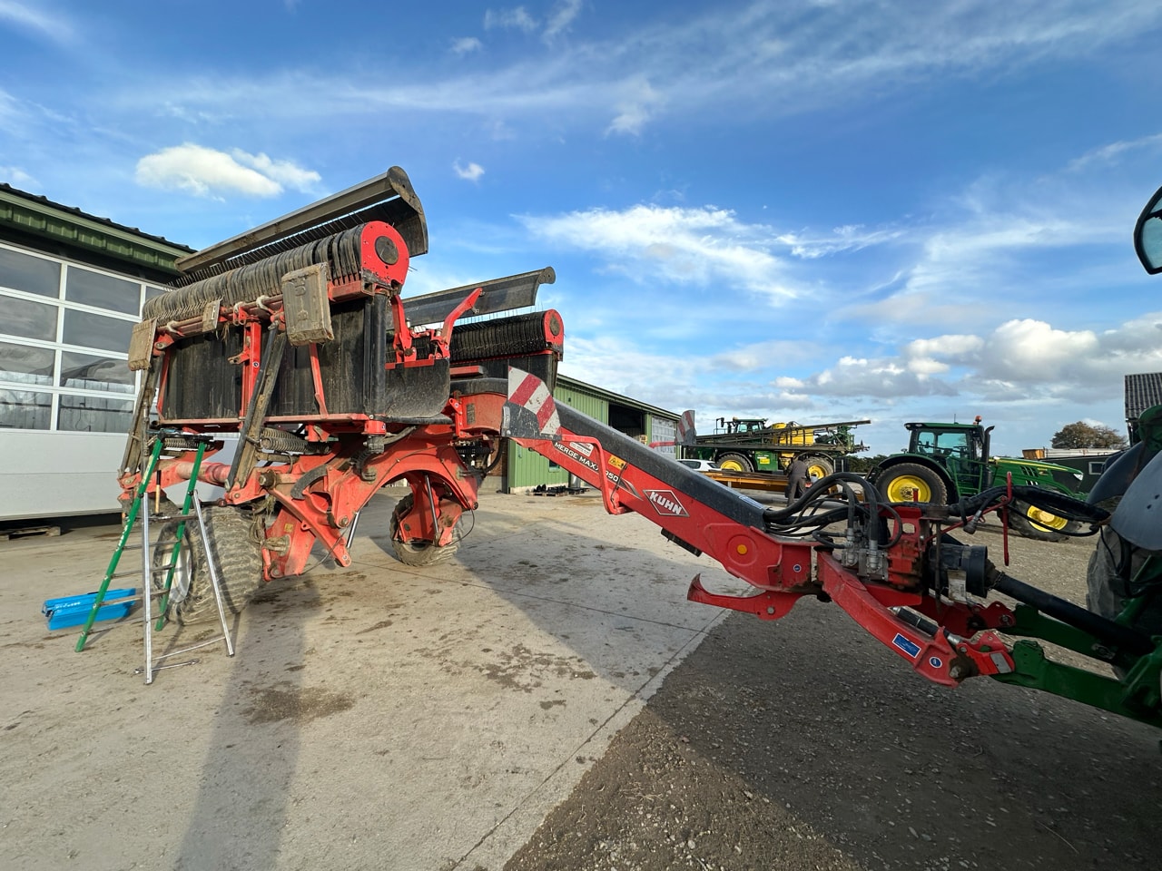 Andaineur KUHN MERGE MAXX 950 - photo slide 6