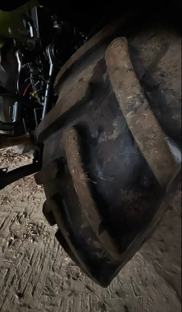 Tracteur CLAAS AXION 830 - photo slide 5