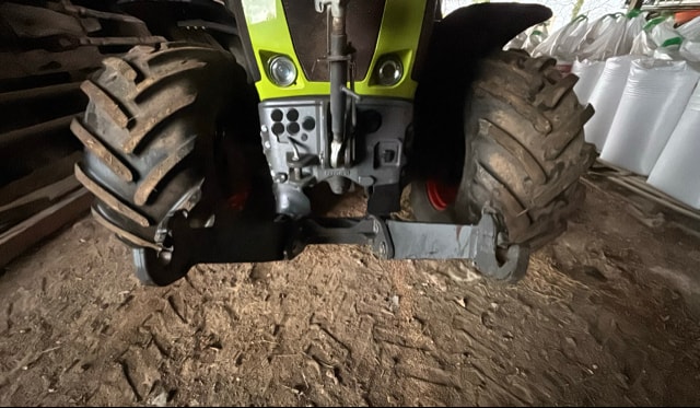 Tracteur CLAAS AXION 830 - photo slide 7