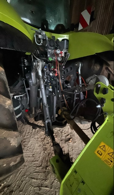 Tracteur CLAAS AXION 830 - photo slide 8