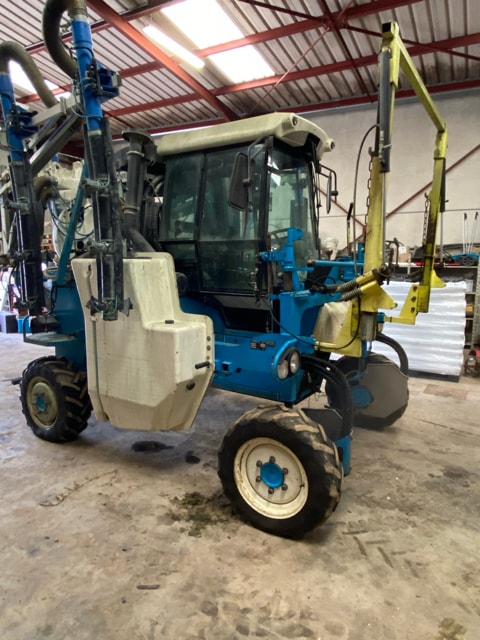 Tracteur enjambeur JACQUET 390 - photo slide 2