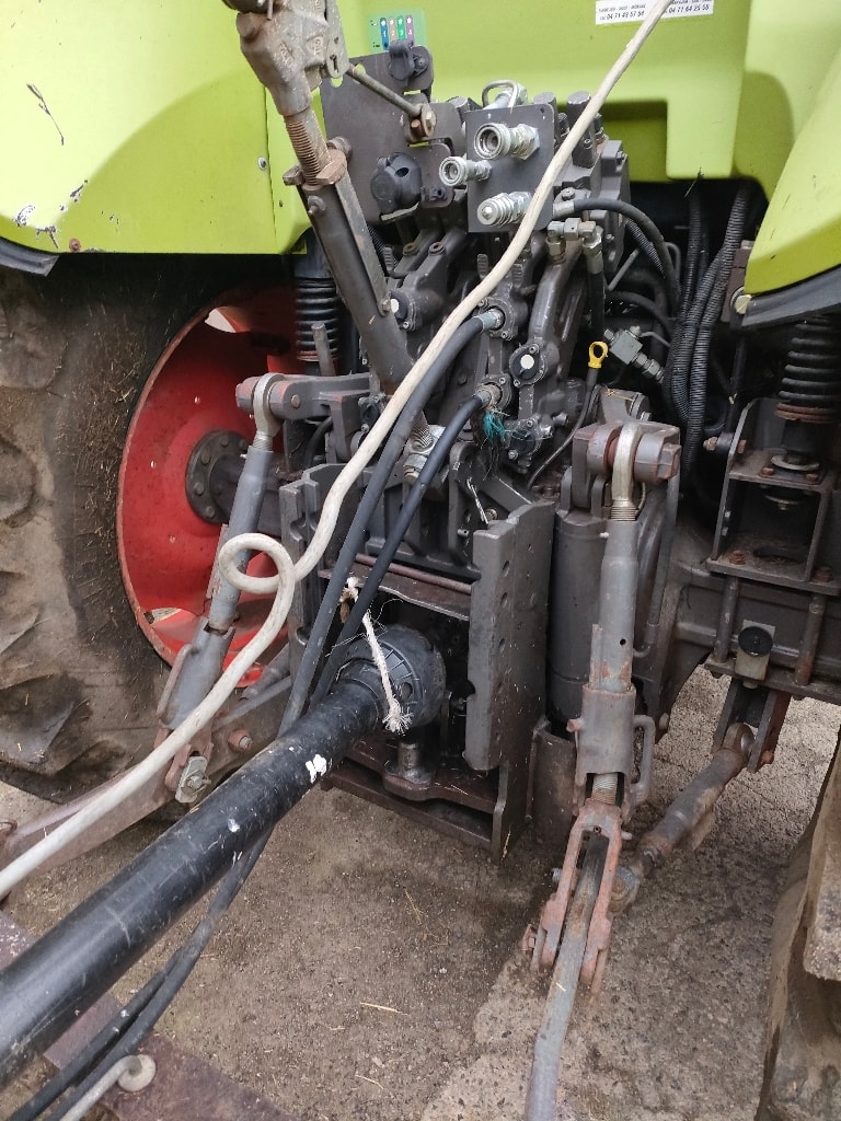 Tracteur CLAAS ARION 520 - photo slide 14