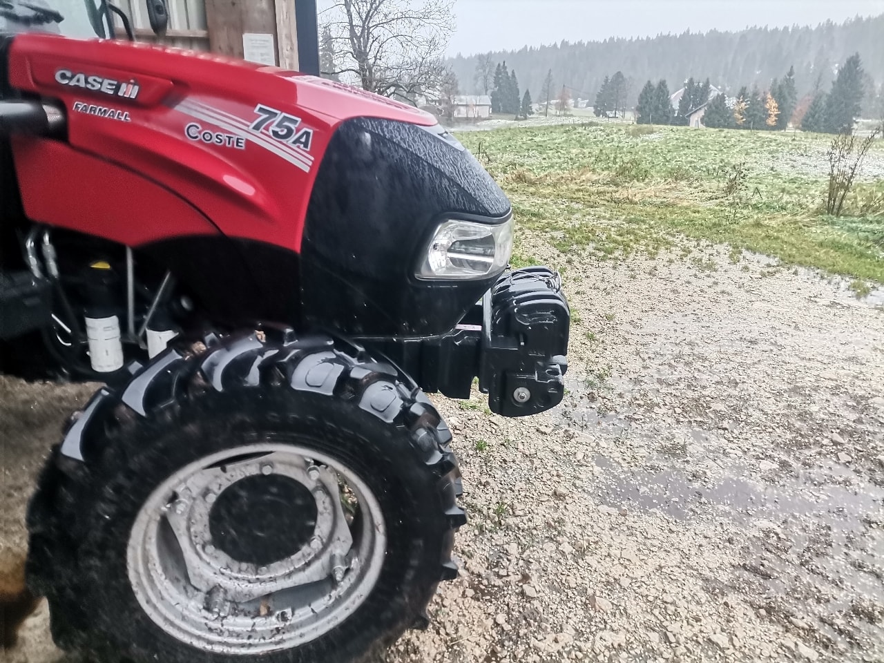 Tracteur CASE IH FARMALL 75A - photo slide 3