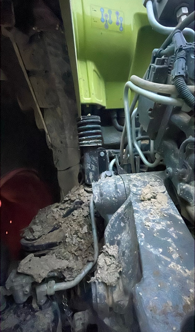 Tracteur CLAAS AXION 850 - photo slide 12