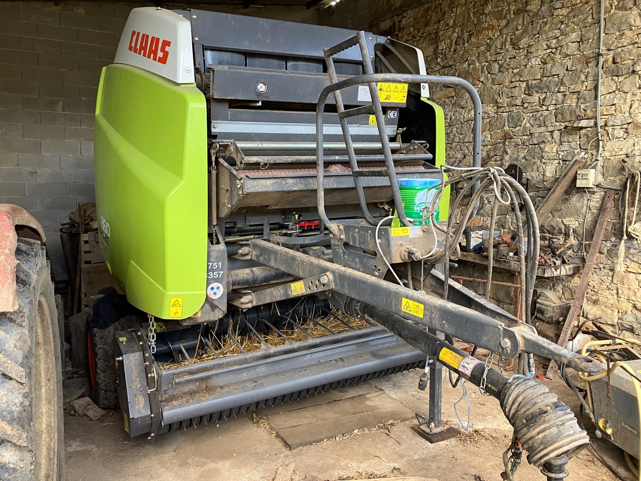 Presse balles rondes CLAAS VARIANT 360 RF - photo slide 2