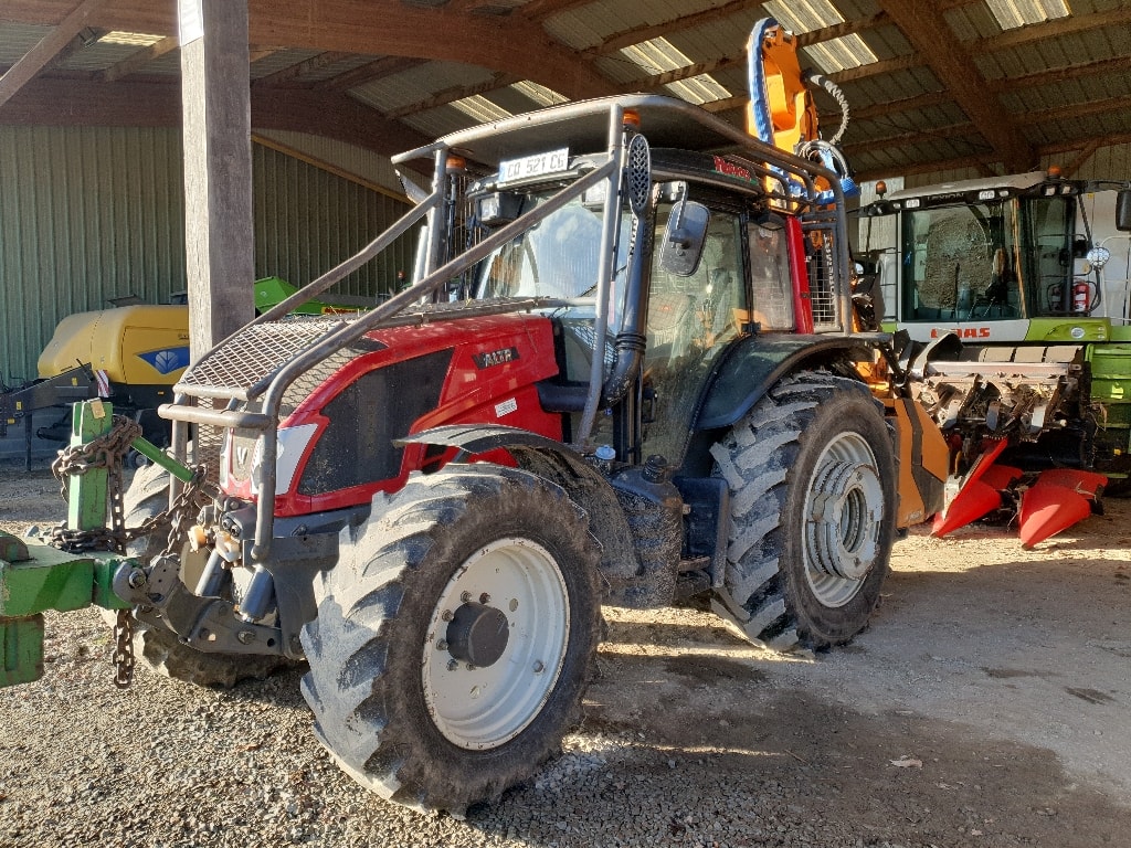 Tracteur VALTRA N123 - photo slide 1