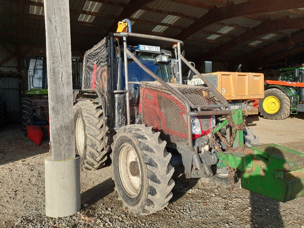 Tracteur VALTRA N123 - photo slide 6