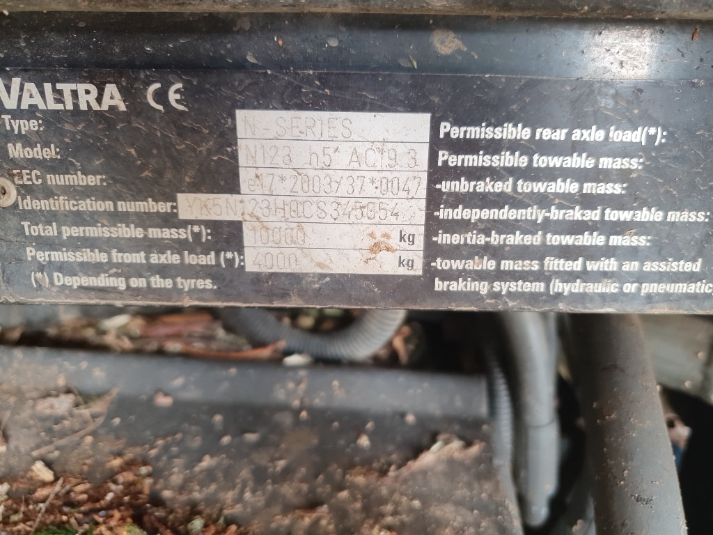 Tracteur VALTRA N123 - photo slide 9