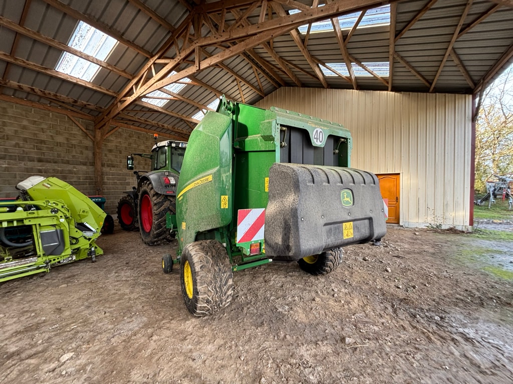 Presse balles rondes JOHN DEERE V461M - photo slide 4