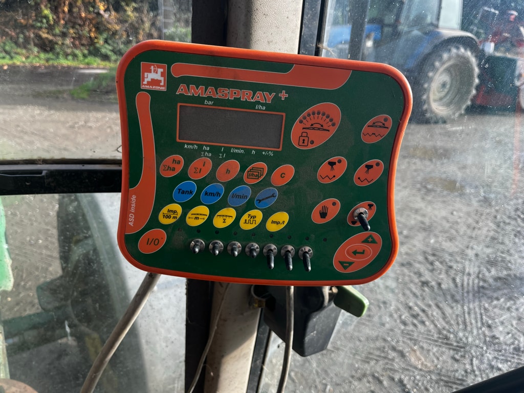 Pulverisateur AMAZONE UF1201 - photo slide 6