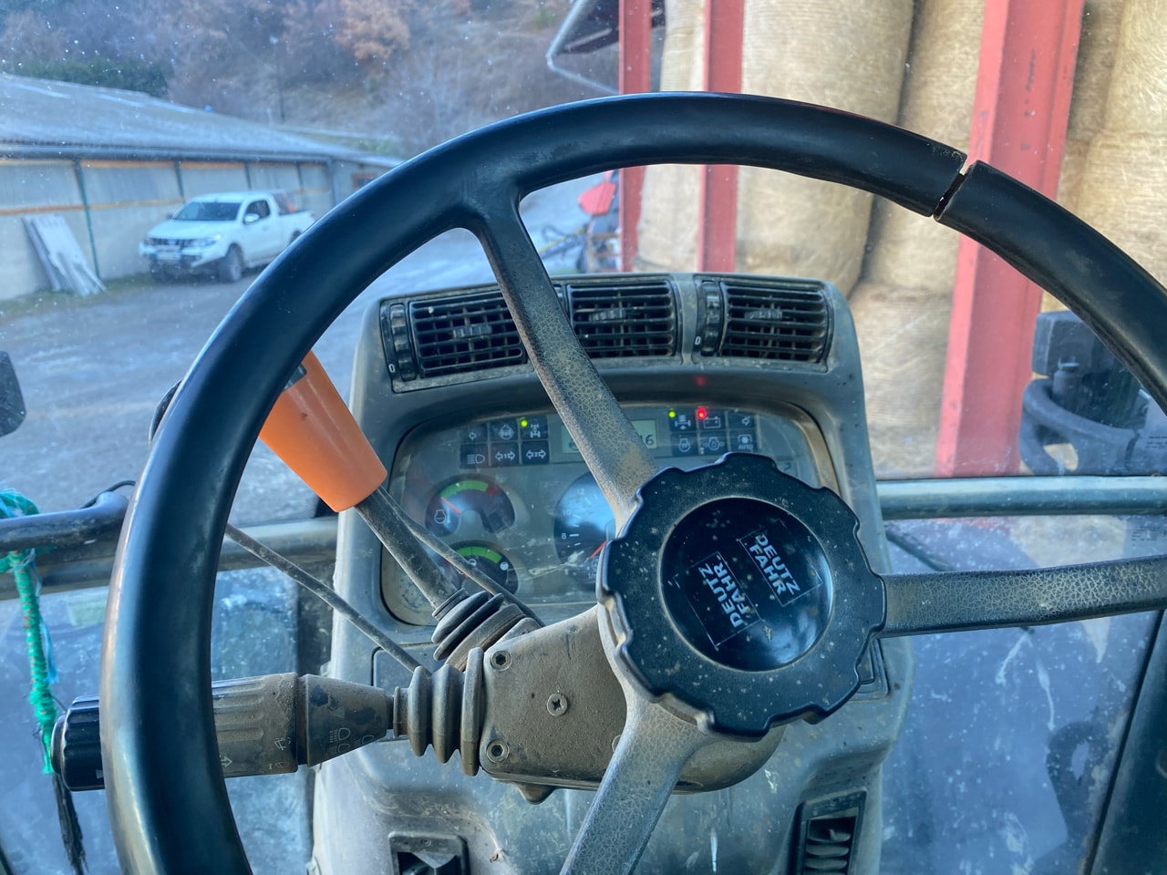 Tracteur DEUTZ FAHR AGROTRON M 610 DCR - photo slide 11
