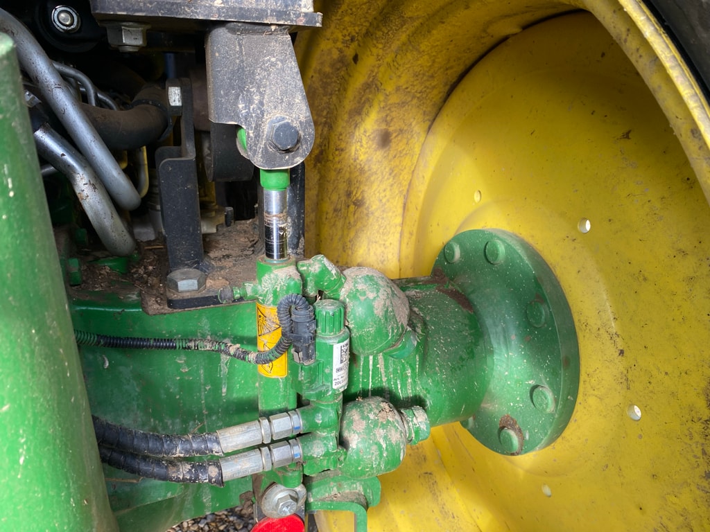 Tracteur chargeur JOHN DEERE 6155R - photo slide 24