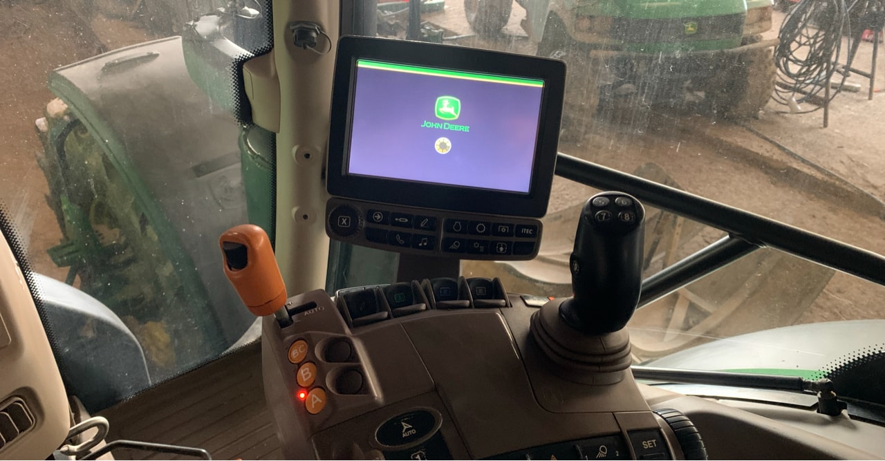 Tracteur JOHN DEERE 6215R - photo slide 11