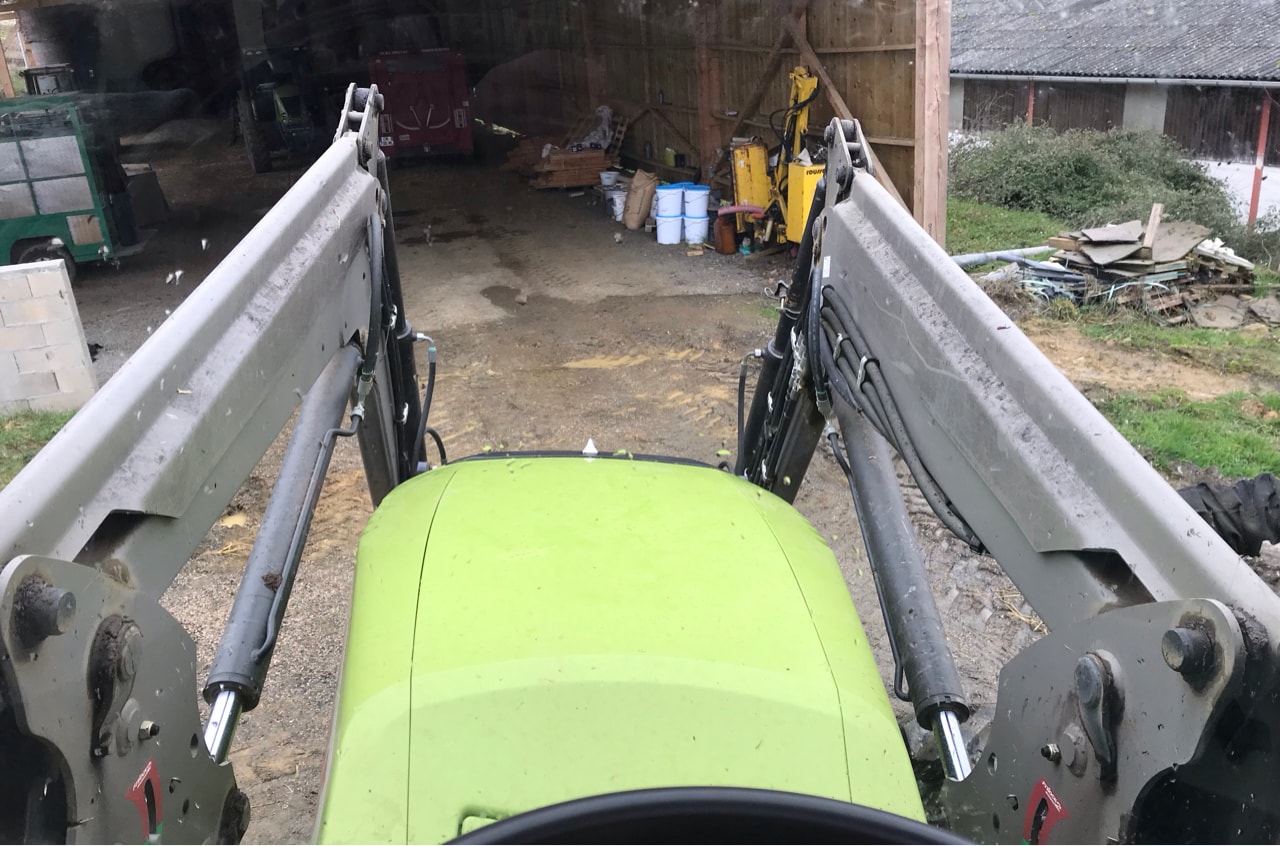 Tracteur chargeur CLAAS ARION 410 TOIT BAS - photo slide 22