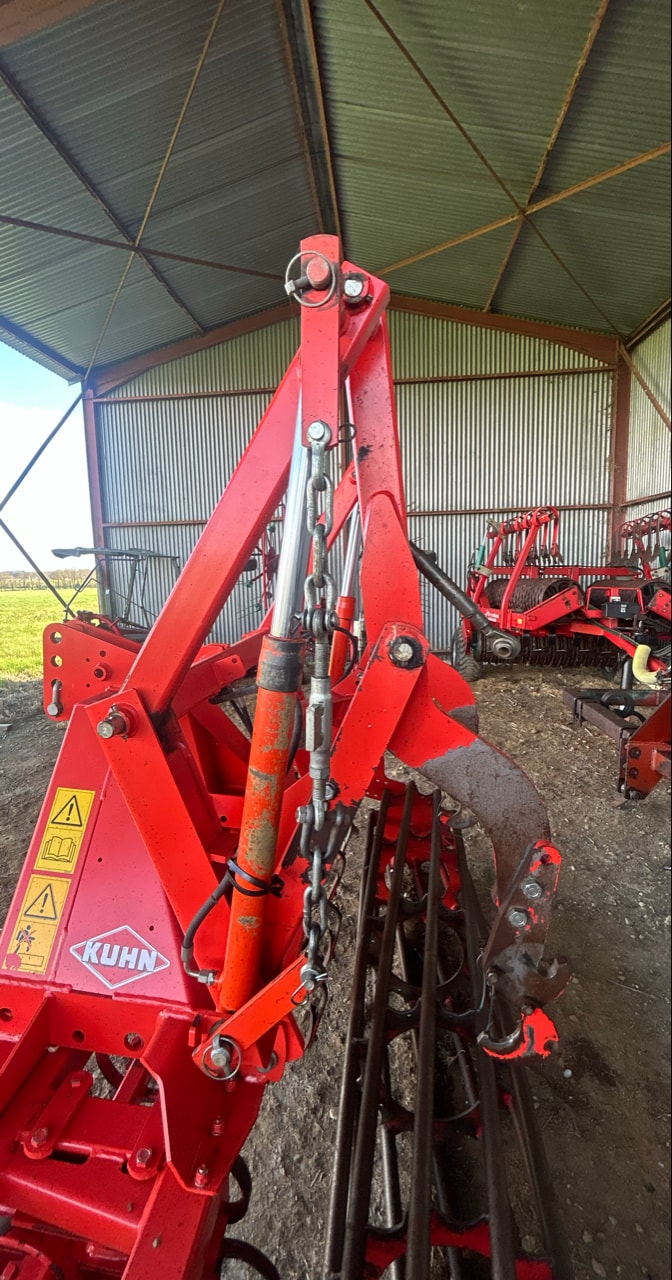 Vibroculteur KUHN CD 300 - photo slide 9