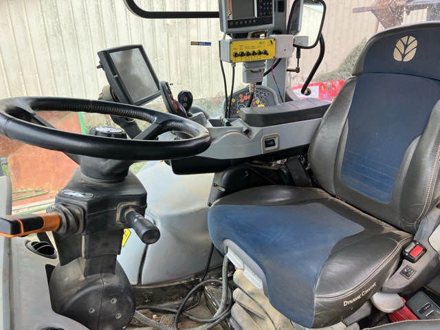 Tracteur NEW HOLLAND T7.275 HD - photo slide 14