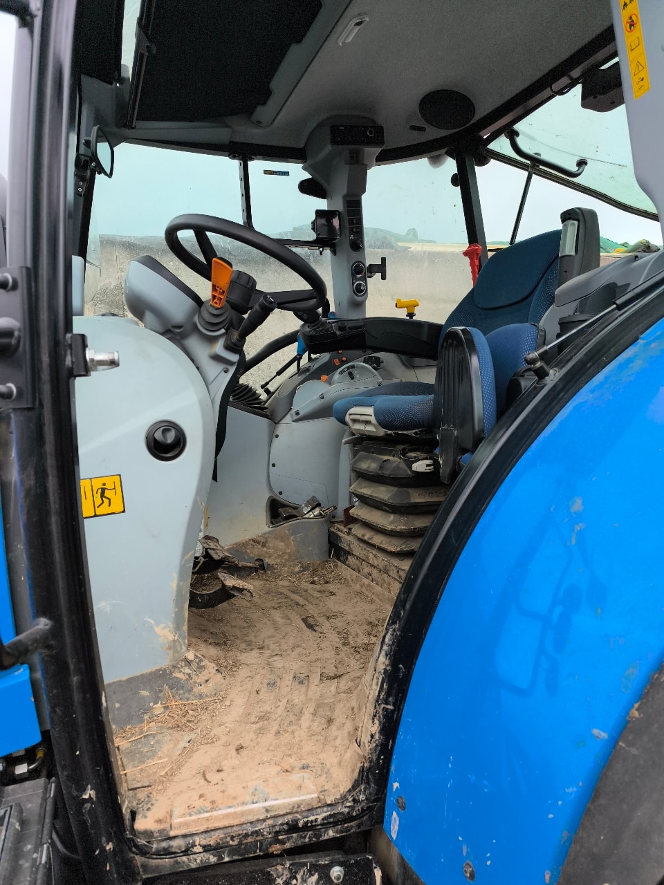 Tracteur NEW HOLLAND T5.110 ec - photo slide 8