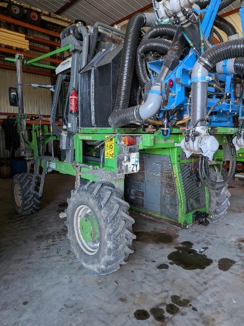 Tracteur enjambeur TECNOMA S120 - photo slide 6