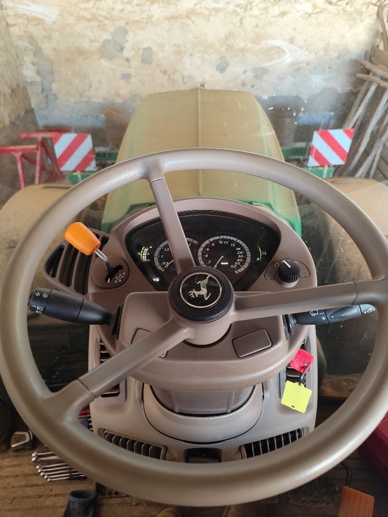 Tracteur JOHN DEERE 6155R - photo slide 3