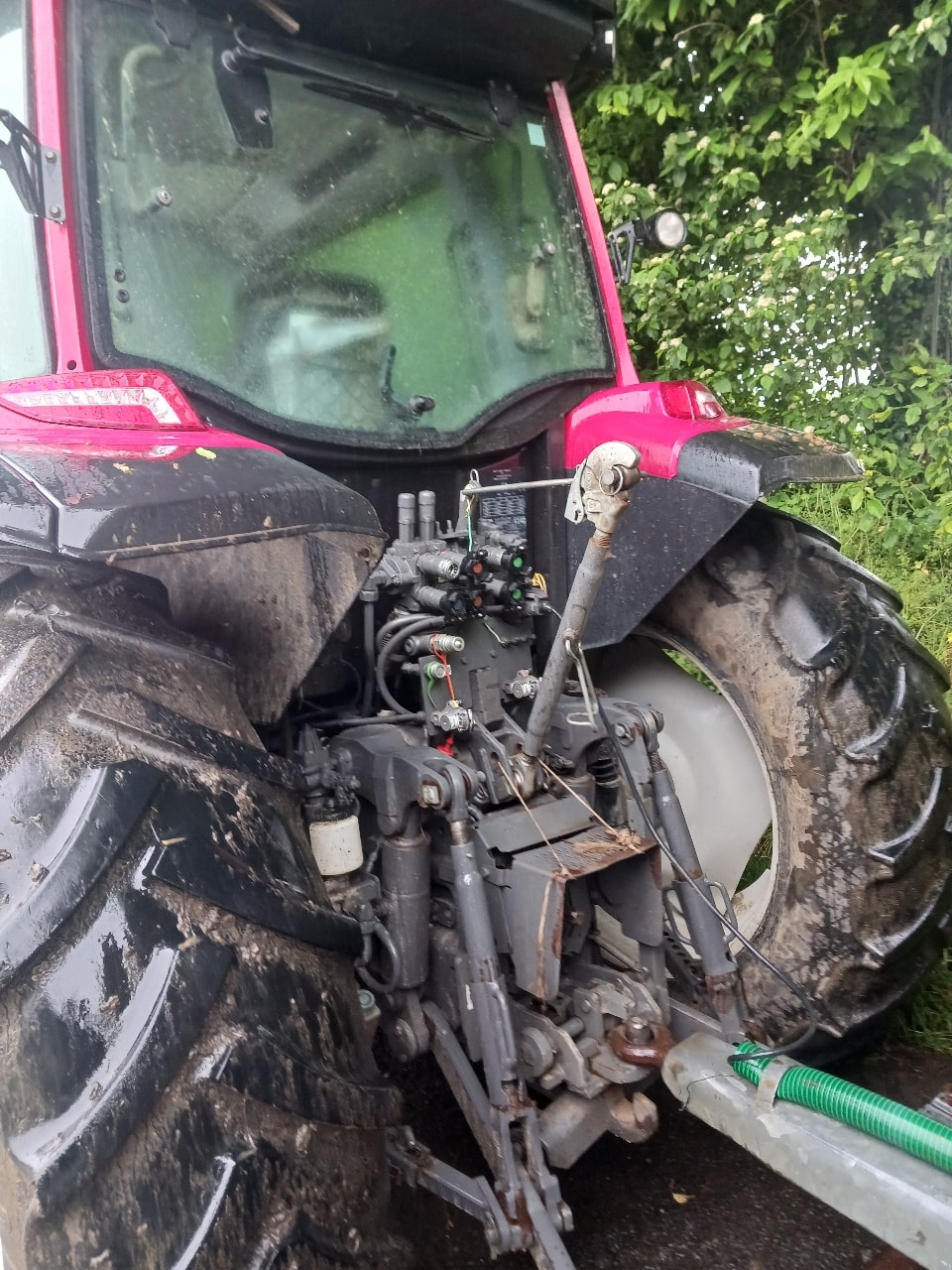 Tracteur chargeur VALTRA A104 MH4 - photo slide 10