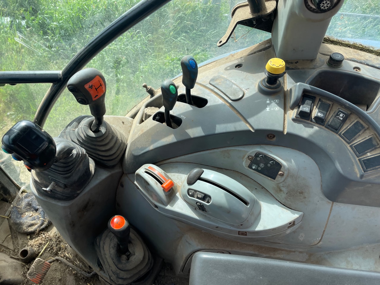 Tracteur NEW HOLLAND T5.105 - photo slide 12