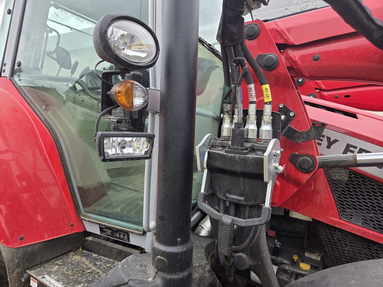 Tracteur MASSEY FERGUSON 5S.105 - photo slide 12