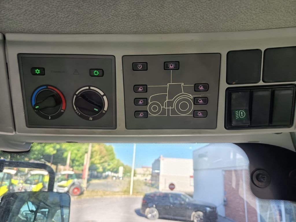 Tracteur CLAAS Arion 640 t4i - photo slide 12