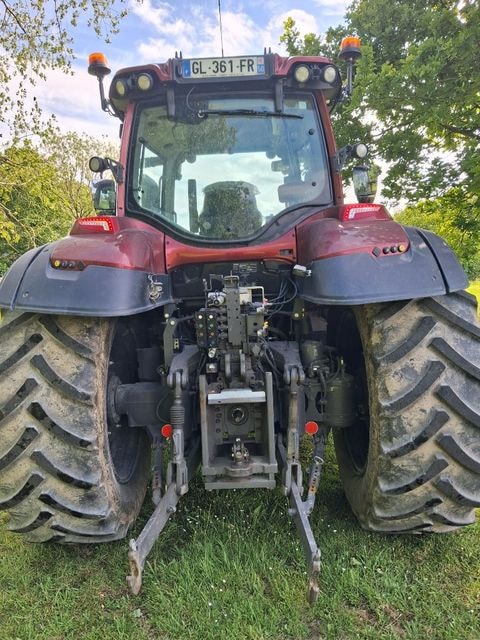 Tracteur VALTRA T215 - photo slide 6
