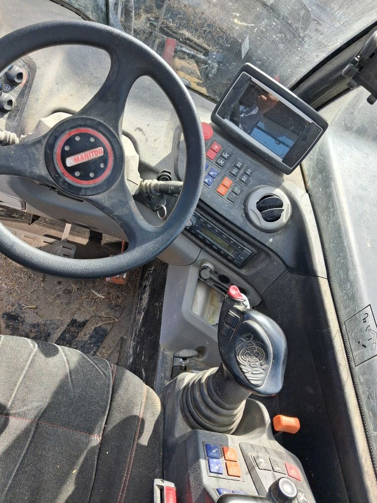 Telescopique MANITOU MLT 630 V 115 - photo slide 11