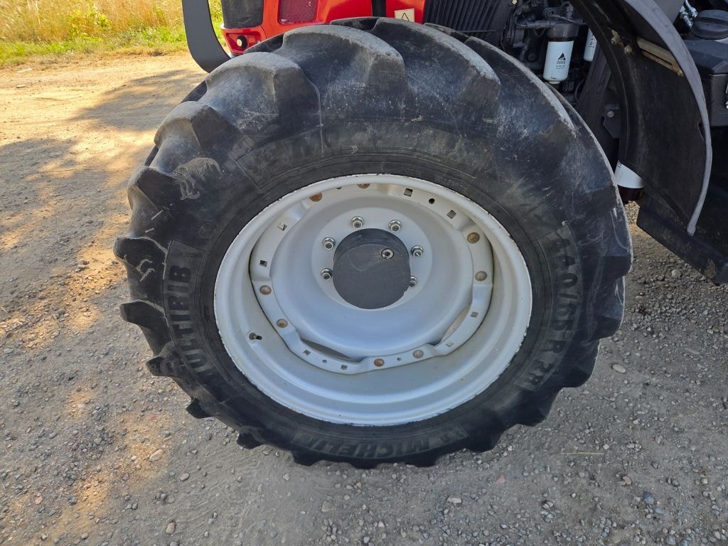 Tracteur chargeur MASSEY FERGUSON 5711S DYNA-4 EFFICIENT - photo slide 14