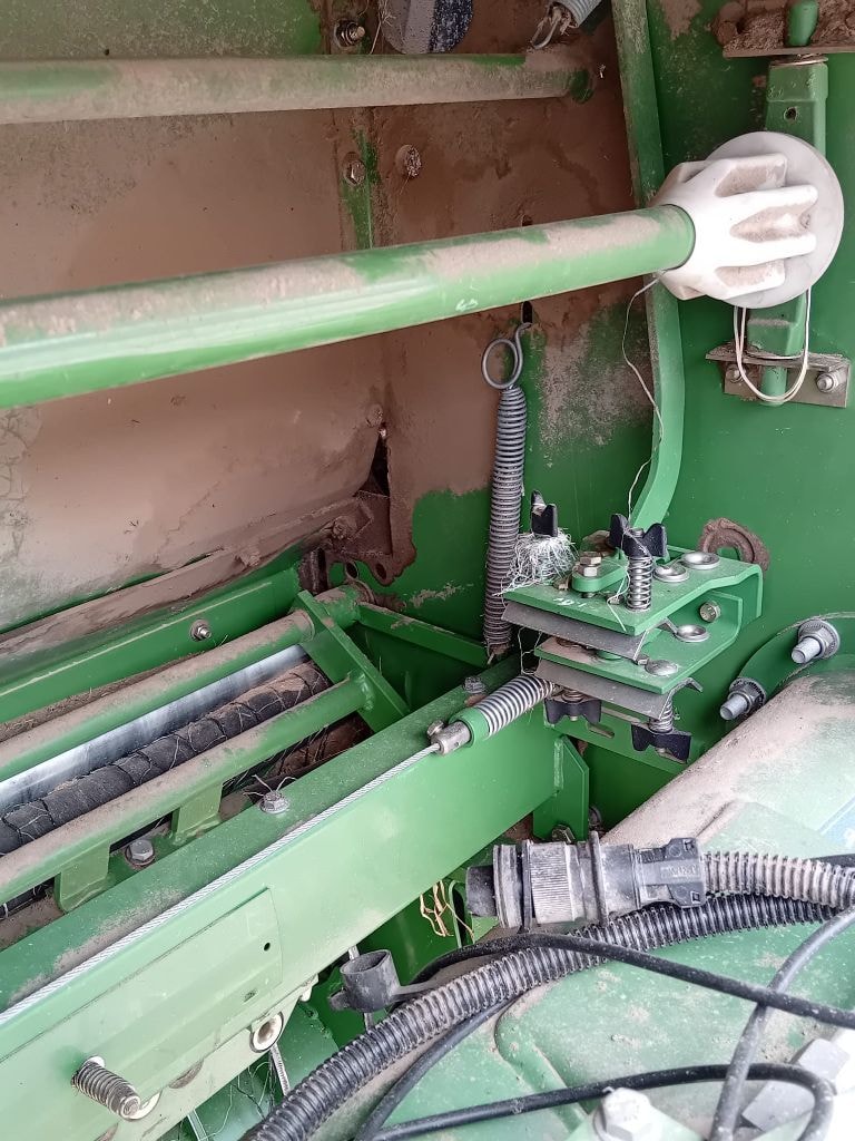 Presse balles rondes KRONE FORTIMA V1500 - photo slide 10