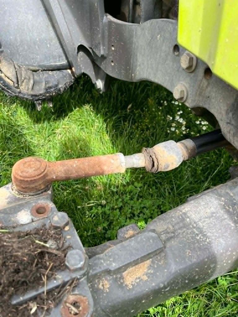 Tracteur CLAAS AXOS 340 - photo slide 14