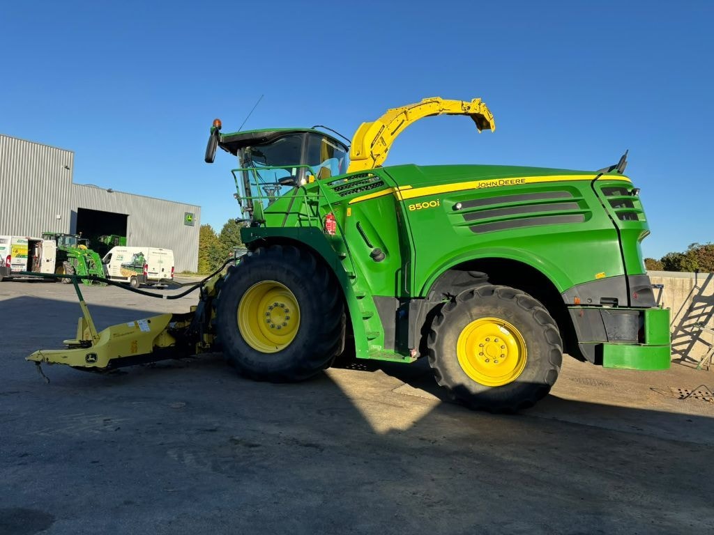 Ensileuse JOHN DEERE 8500 - photo slide 8