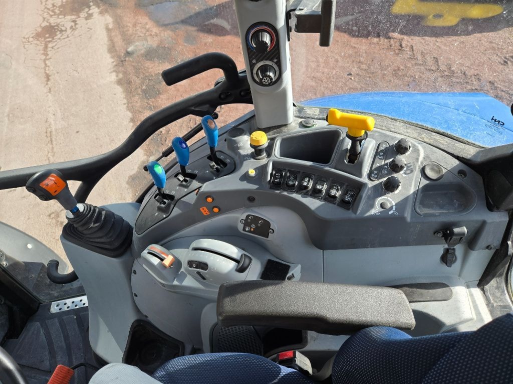 Tracteur NEW HOLLAND T5.110 - photo slide 15