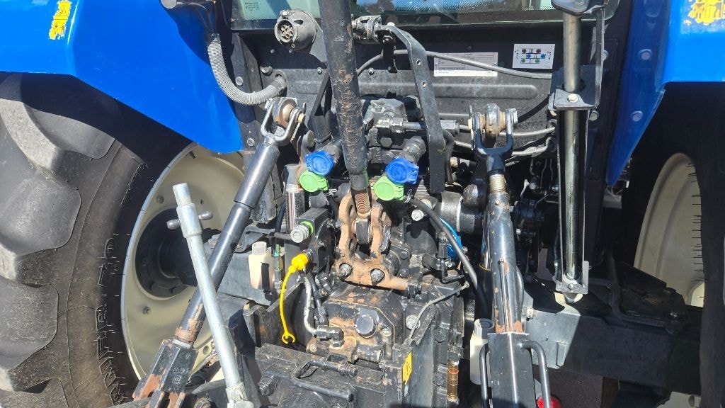 Tracteur chargeur NEW HOLLAND T5.105 DC - photo slide 18
