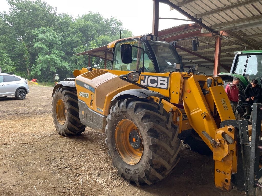 Telescopique JCB 542-70 AGRI PRO - photo slide 1