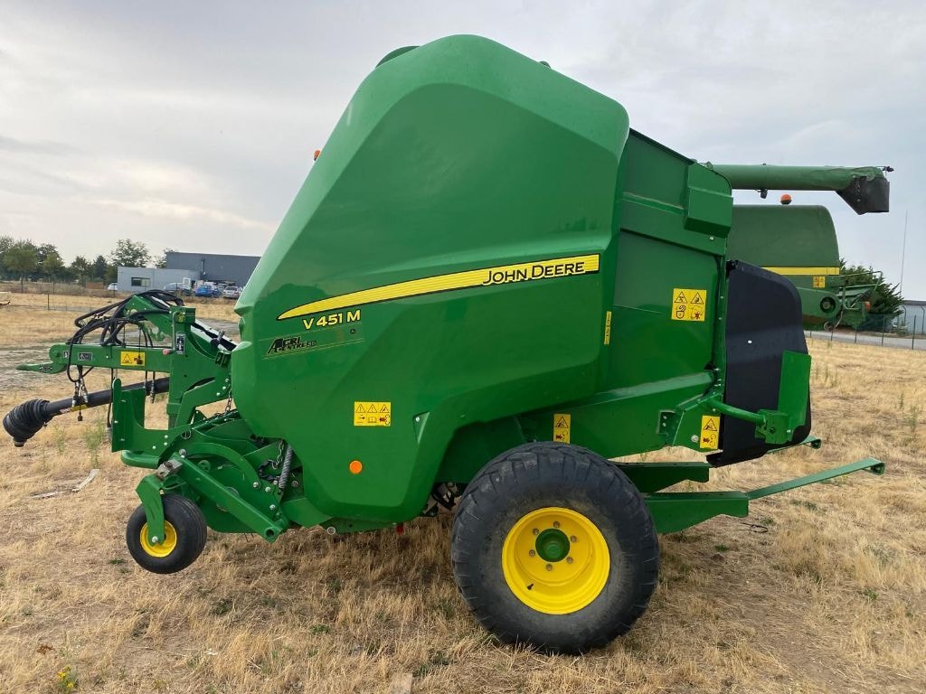 Presse balles rondes JOHN DEERE V451m  - photo slide 2