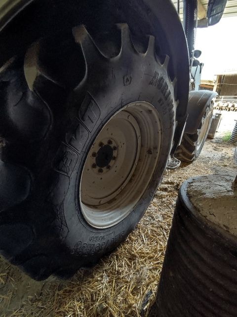 Tracteur VALTRA N134A - photo slide 9
