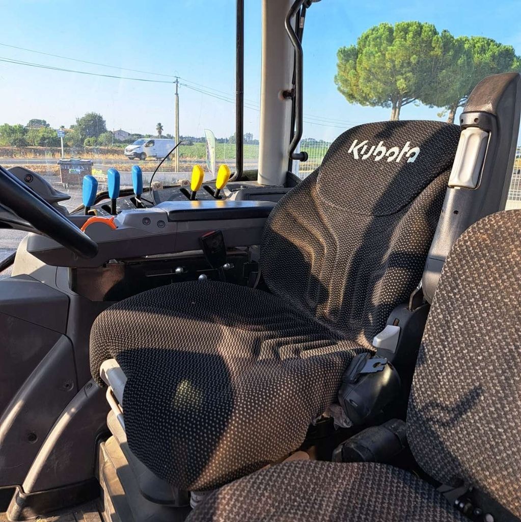 Tracteur KUBOTA M6-142 - photo slide 9