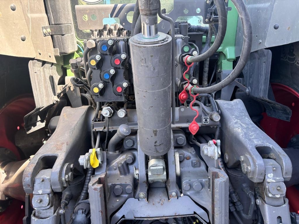 Tracteur FENDT 826 S4 PROFI + - photo slide 10