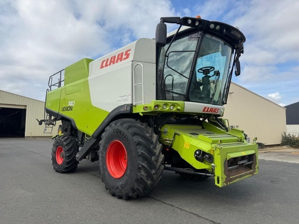 Moissonneuse CLAAS LEXION 740 - photo slide 5